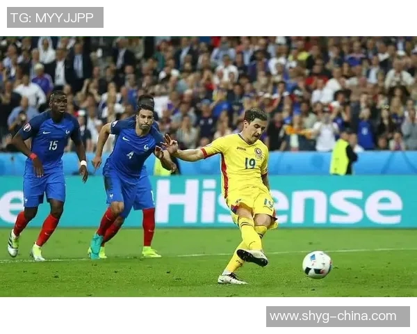 小学生足球爱好者必选的十位球星推荐及其精彩表现分析